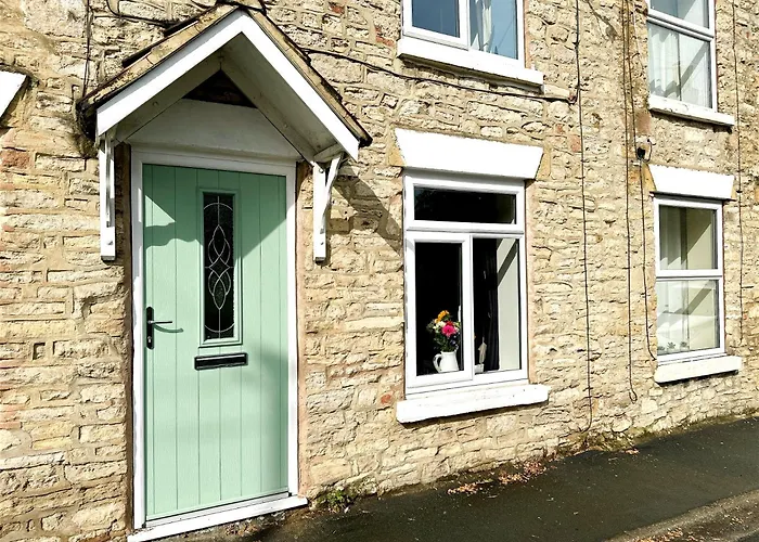 Cosy Country Escape | Fireplace & Views | Leeds & York