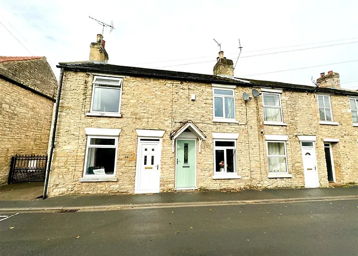 Country Cottage With Church View And Fireplace Near Leeds & York