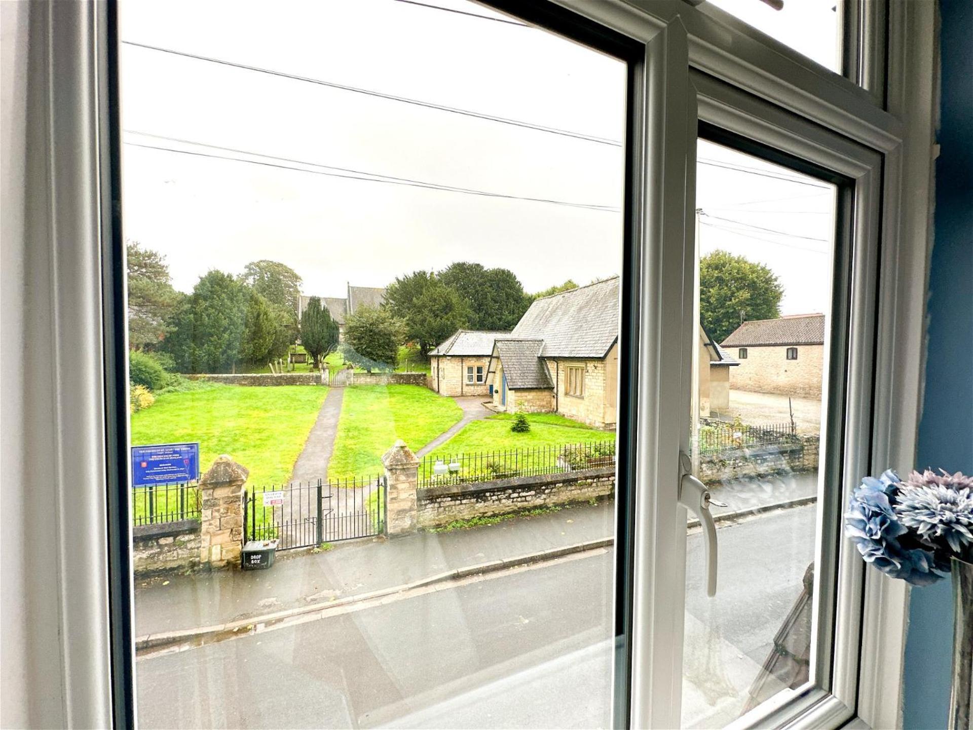 Country With Church View And Fireplace Near Leeds & York Holiday home *